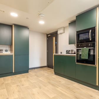 Classic En Suite - Image 5